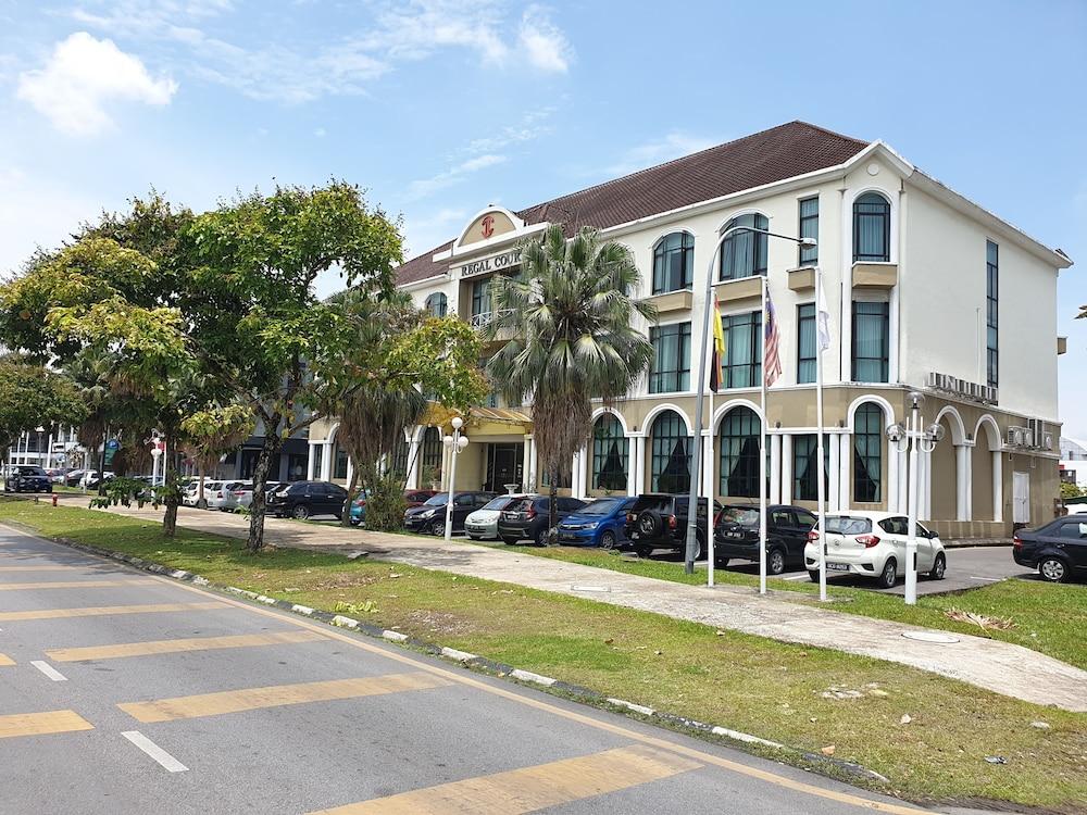 Regal Court Hotel Kuching Exterior foto