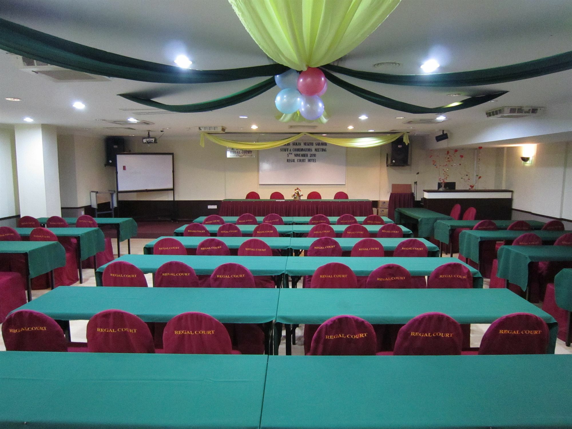 Regal Court Hotel Kuching Exterior foto